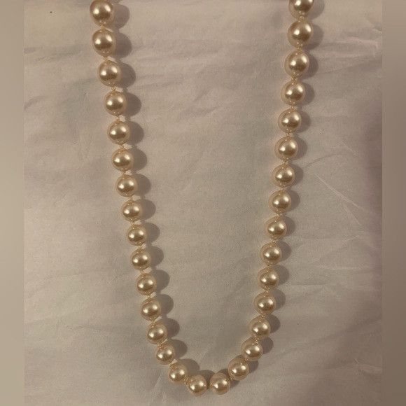 Vintage Faux Pearl Necklace - Picture 1 of 5